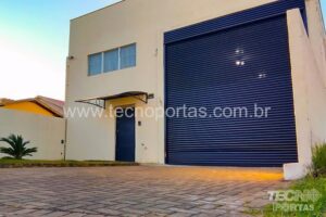 Porta de Enrolar Automática - Galpão Indústria